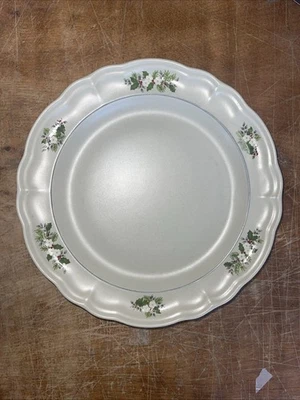 Plato de cena Pfaltzgraff EE. UU. RELIQUIA DE NAVIDAD 10 1/2 en 1 ea 17 disponible Foto 1 de 3