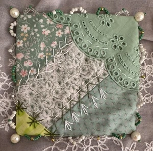 Green COASTERS set of 6 HANDMADE, lace,Beaded edges, mug rug tea mat UNIQUE GIFT - Picture 1 of 9