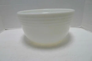 Vintage Pyrex weiß Milchglas gerippt Rührschüssel 8-1/2" B x 4-5/8" H - Bild 1 von 10