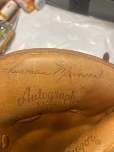 SCARCE THURMAN MUNSON, NYY MacGregor CATCHER'S BASEBALL GLOVE #C4TS, EX-! READ - Picture 1 of 6