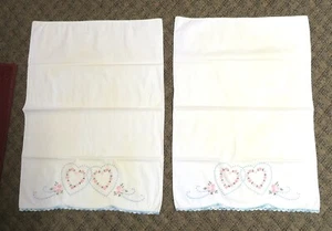 VTG Embroidered Pillow Cases pair Hearts and Flower Standard Size-crochet edge - Picture 1 of 6
