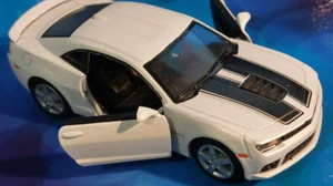 2014 Chevrolet Camaro White Kinsmart Toy Model 1/38 Scale Diecast Car Unboxed - Picture 1 of 5