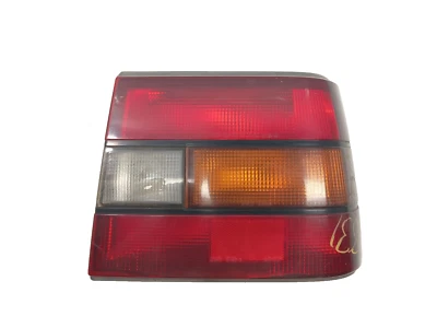 85-86 CHEVROLET GEO SPECTRUM LUZ TRASERA DERECHA LADO PASAJERO OEM, 166-58105 Foto 1 de 4