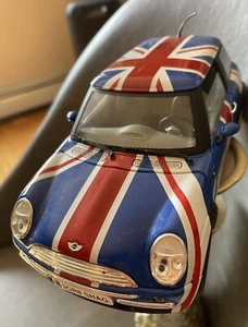 Mini Cooper Austin Powers 1:18 Solido. Rare Car 3GR8 SHAG Collectible 7.5” - Picture 1 of 3
