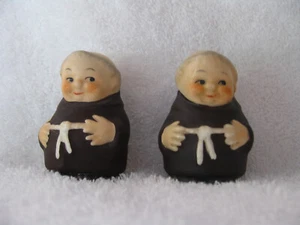 FRIAR TUCK CERÁMICA SAL Y PIMIENTA, GOEBEL, MARCA V ABEJA, W ALEMANIA, ETIQUETA DE PAPEL - Imagen 1 de 11