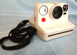 Polaroid Now I-type Instant Film Camera, White - rechargeable, auto-focus-works - Picture 1 of 8