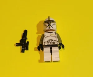 Lego Star Wars Clone Trooper Sergeant w/ Blasters 75000 - Picture 1 of 4