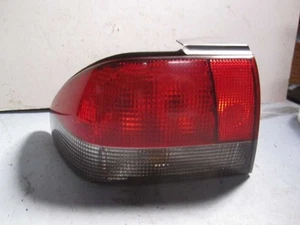 Drivers Quarter Mounted Tail Light for 94-98 Saab 900 Hatchback - Imagen 1 de 6