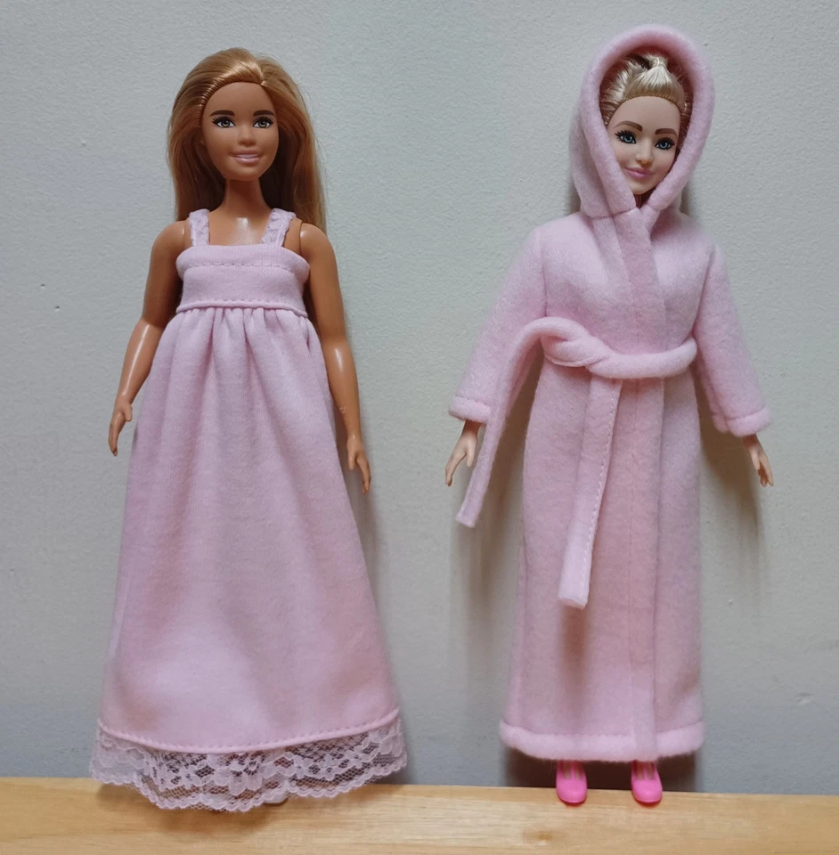 Barbie Curvy 11 1/2" Muñeca Ropa Rosa Vellón Bata, Rosa Camisón Encaje Ribete Foto 1 de 1