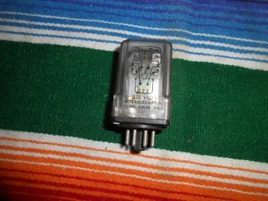 DAYTON 5X827M 120VAC 50/60HZ PLUG-IN RELAY - Picture 1 of 2