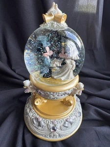 DISNEY **MICKEY & MINNIE** JUST MARRIED WEDDING MUSICAL SNOW GLOBE - Picture 1 of 6