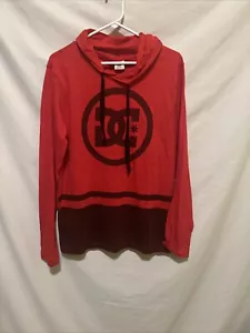 Herren DC Langarmshirt mit Kapuze tiefrot/schwarz Logo Größe Medium neu mit Etikett Skater - Bild 1 von 13