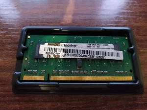 Memoria RAM Kingston SODIMM 1Gb DDR2 1Rx8 PC2 6400S - Pórtatil - Imagen 1 de 2