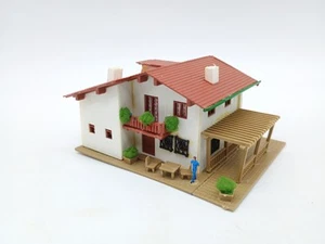 Vollmer Alpine House With Figure - N Gauge - Good Condition - Picture 1 of 12