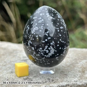 Snowflake obsidian egg for calmness and grounding - Picture 1 of 1