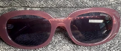 Gafas de sol Guess montura completa de plástico violeta con forma de ojo de gato GU8260 83Y ☀️ Foto 1 de 4