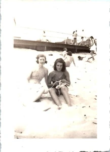 1941 Bathing Beauties Swimsuits Contrast White & Tan Beach Boardwalk VTG PHoto - Picture 1 of 2