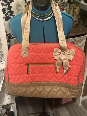 Bolso de Mano Betsy Johnson Coral Acolchado Corazón / Bolso de Noche / Lona XOX Raro! Foto 1 de 4