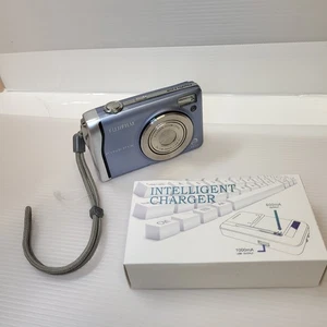 Fujifilm FinePix F Series F40fd 8.3 MP Digital Camera - Blue - Picture 1 of 12