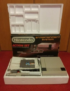 Nintendo Entertainment System Console Action Set (Complete in Box!) - Picture 1 of 12
