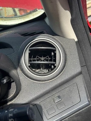 2010 Mazda 3 BL Aircon Vent Front Right Passenger Side #B795 - image 1 of 4