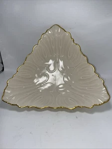 Lenox Triangle Ruffled Edge with 24KT Gold Trim Dish BB14 - Picture 1 of 9