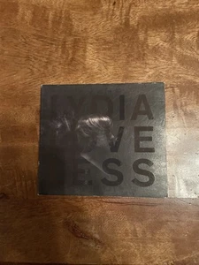 Lynda Loveless - Picture 1 of 2