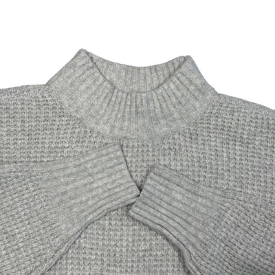 Suéter recortado Hollister gris claro tejido gofre cuello falso talla XS Foto 1 de 4