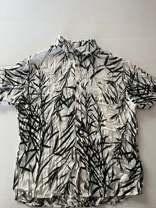 Rusty Shirt Mens Adult Size Medium White Short Sleeve Button Up Casual Leaf - Picture 1 of 8