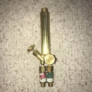 Oxweld W-17 Cutting Welding Torch Handle 4250 Fits CW-23 ESAB - Picture 1 of 3