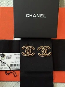 Chanel Black Lambskin Leather Chain Gold CC Logo Earrings Studs Stud NWT - Picture 1 of 13