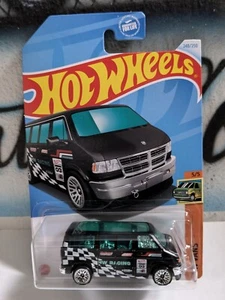 Hot Wheels 1:64 HW Vans Dodge Van - Picture 1 of 1