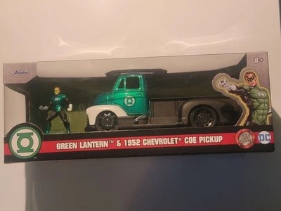 Camioneta pickup DC Universe Green Lantern y Chevrolet COE 1952 Jada Hollywood Rides Foto 1 de 4