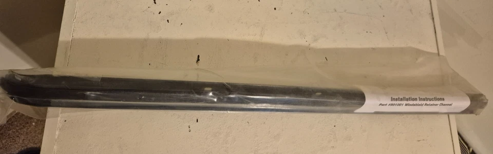 Canal de retención de parabrisas Rampage 1976-95 Jeep CJ/Wrangler-901001 Foto 1 de 2