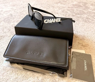 Auténticas gafas de sol CHANEL CH5422B para mujer polarizadas-negras/blancas nuevas con caja Foto 1 de 4