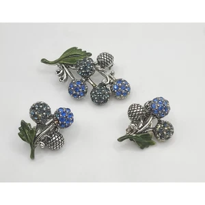 Vintage Hollycraft Brooch Earrings Set Blueberries Rhinestone - Picture 1 of 10
