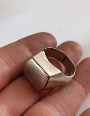 Rare Ancienne Bague Chevalière Poison Système Argent Massif Taille 62 - Photo 1/4