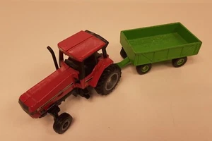 Vintage ERTL Diecast 1/64 Scale Case International 7130 Tractor W/ Green Trailer - Picture 1 of 17