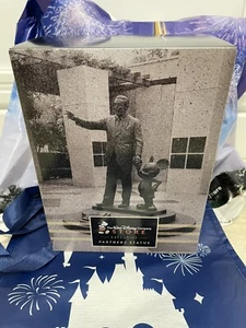 D23 Expo 2024 Exclusive Walt Disney Company Store Mickey Mouse Partners Statue - Bild 1 von 3