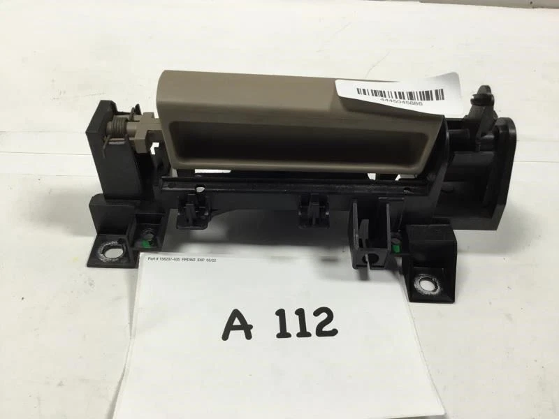 Volkswagen Routan 2009 puerta trasera derecha pasajero manija interior OEM+ Foto 1 de 4