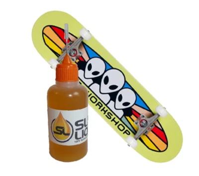Rodamientos lubricantes líquidos lisos MEJOR 100 % aceite sintético para monopatín Alien Workshop Foto 1 de 4