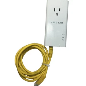 NETGEAR PowerLINE Extender and Extra Outlet PLP1200S With Ethernet Cable -Tested - Picture 1 of 4