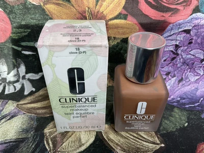 Clinique Superbalanced Silk Makeup SPF 15 Foundation Shade 18 Clove - Image 1 of 2
