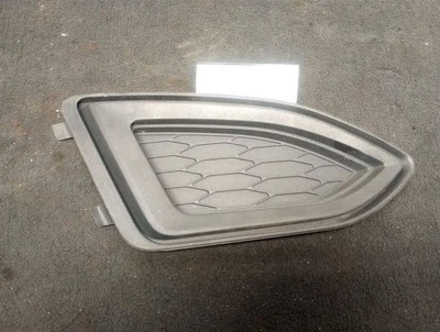 Крышка нижней решетки для правостороннего пассажира FT4Z17B814AA подходит для 15–18 Edge SE 2811998 - Изображение 1 из 4