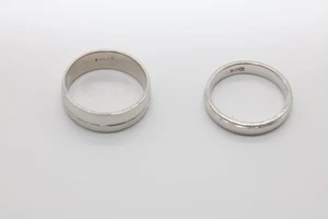 2 Platinum Bands Under Spot 20.4 Grams - Picture 1 of 6