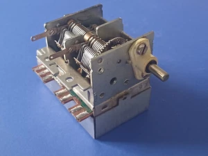 UKW/MW Tuner mit Drehko 2 x 320pF/12pF RFT Elsterwerda - Bild 1 von 6