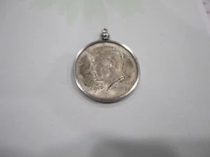 Vintage 1964 US Kennedy Half Dollar Coin Pendant Charm 90% Silver WOW!!!! - Picture 1 of 4
