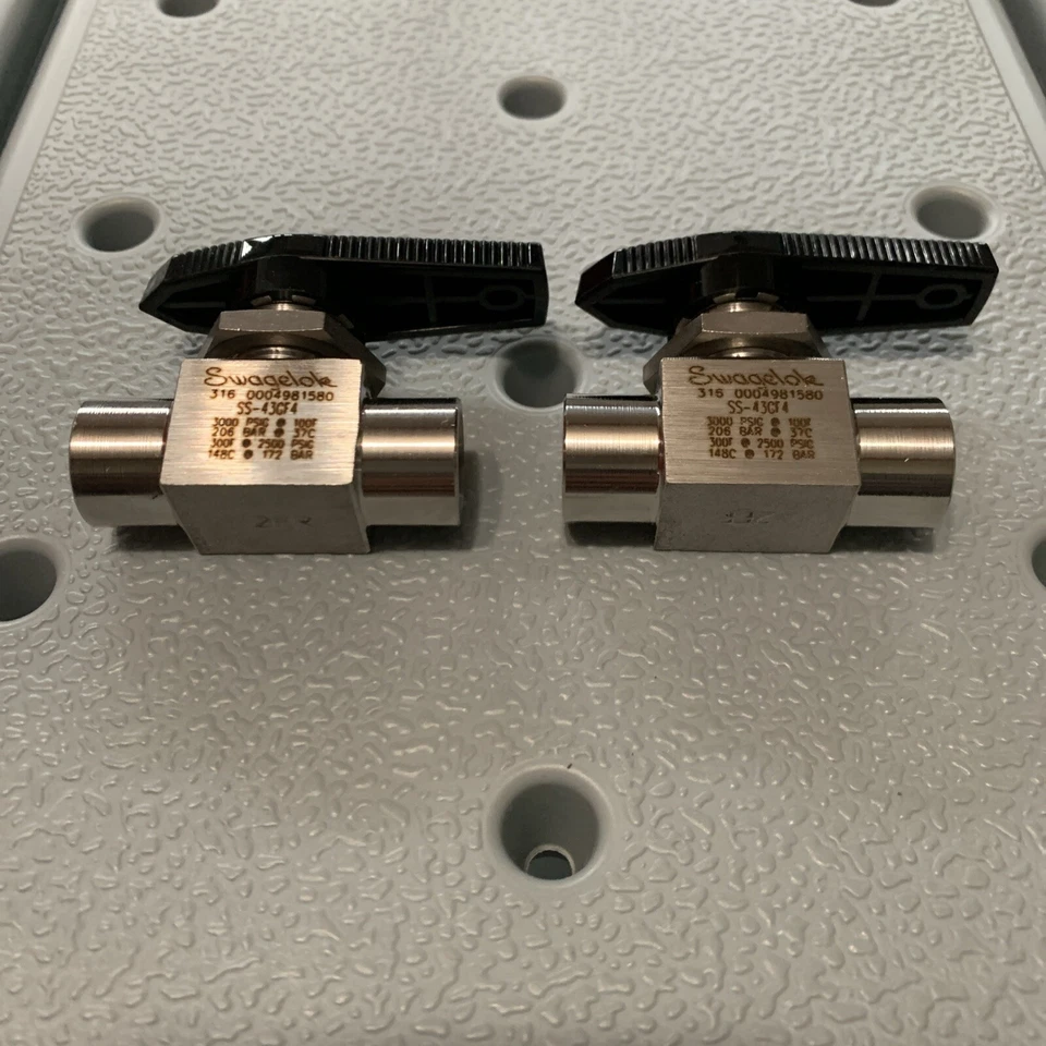 1X Swagelok 1/4" Female NPT  SS Stainless Steel Ball Valve SS-43GF4  New - Image 1 of 1