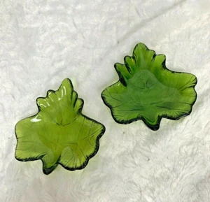 Green Pressed Glass Leaf Shaped Trinket Bowl Candy Dish - Picture 1 of 5
