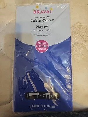 Cubierta de mesa de plástico desechable azul oscuro - rectangular - 54 pulgadas x 108 pulgadas. Foto 1 de 4